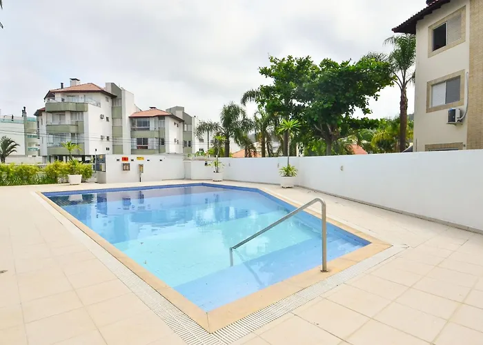 Águas dos Ingleses, Apartamento 3 suítes, uma quadra da Praia dos Ingleses N1617